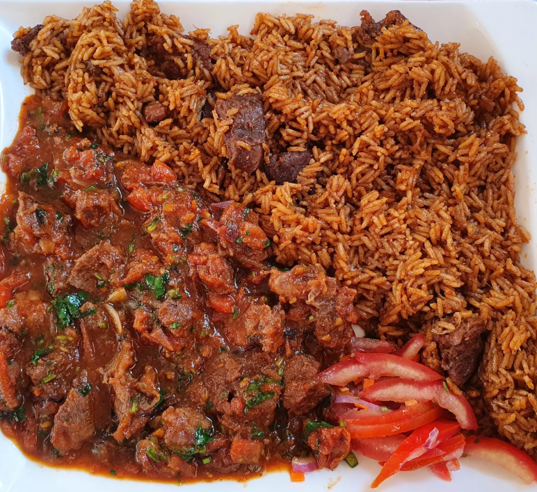 A generous platter of KulaTam Swahili chicken biryani